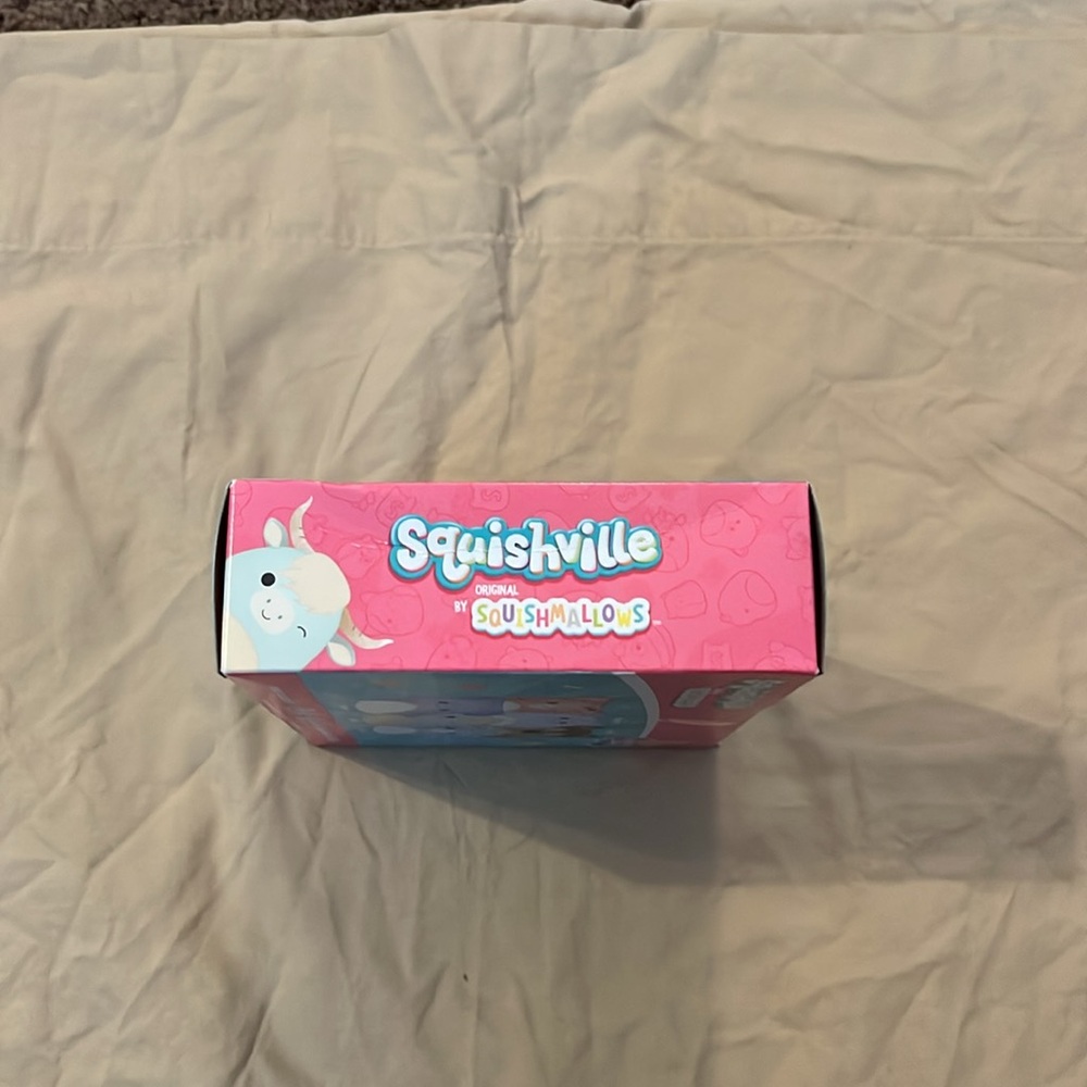 Squishville by Squishmallows Varsity Squad - Picture 4 of 6